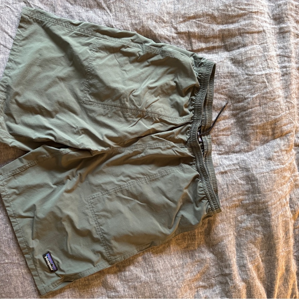 Patagonia Men's Green 7” Baggies